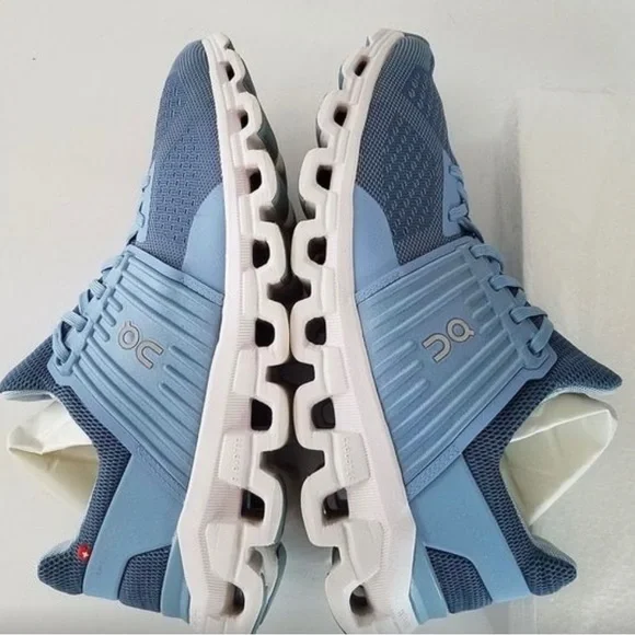 On Cloudswift Running Shoe Blue Lake/Sky, Size 10 - Picture 6 of 9